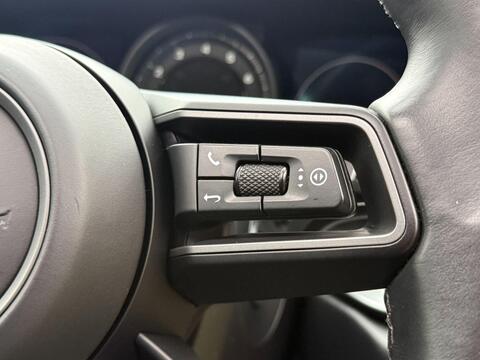 Porsche 911 view 33