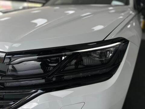 Volkswagen Touareg view 48