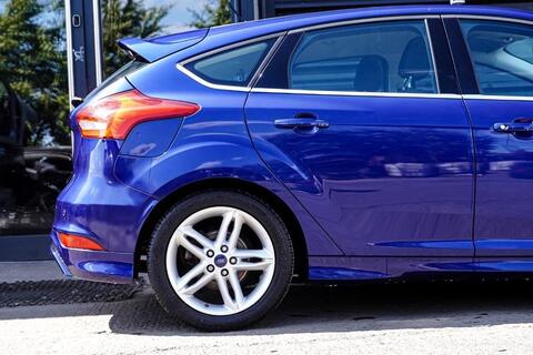 Ford Focus view 17