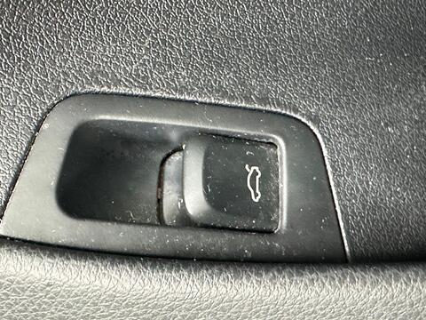 Audi Q3 view 24