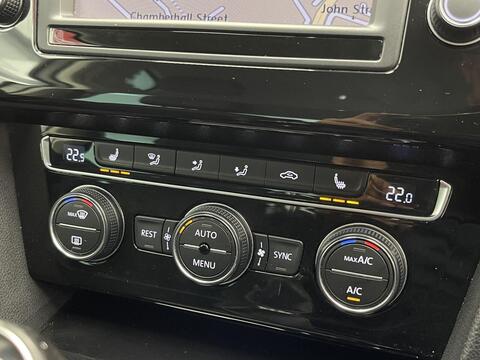 Volkswagen Passat view 17