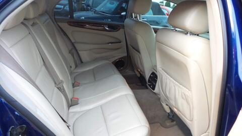 Jaguar XJ view 12