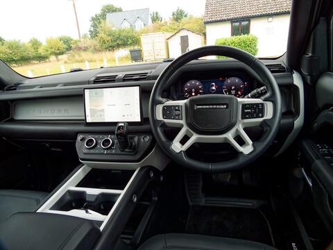 Land Rover 110 view 33