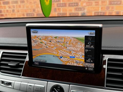Audi A8 view 33