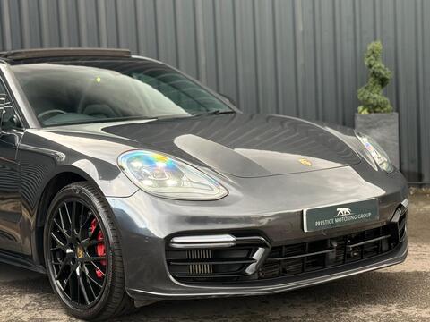 Porsche Panamera view 12