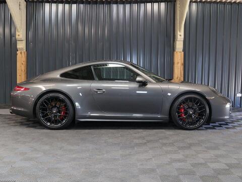 Porsche 911 view 42