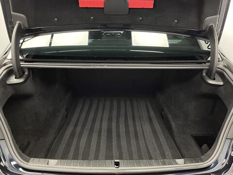 BMW 7 Series view 39