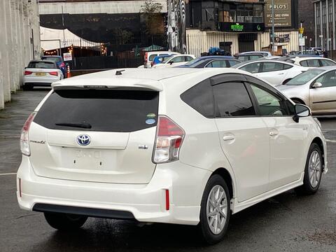 Toyota Prius+ view 10