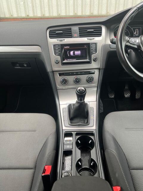 Volkswagen Golf view 20