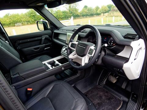 Land Rover 110 view 35
