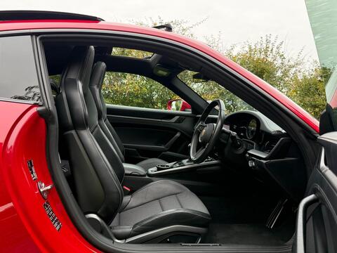 Porsche 911 view 23
