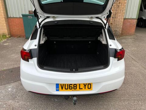 Vauxhall Astra view 15