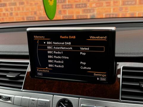 Audi A8 view 35