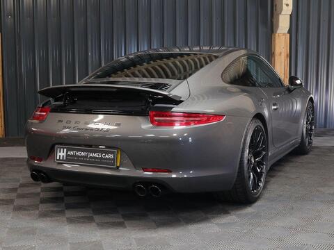 Porsche 911 view 33