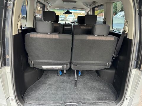 Nissan Serena view 27