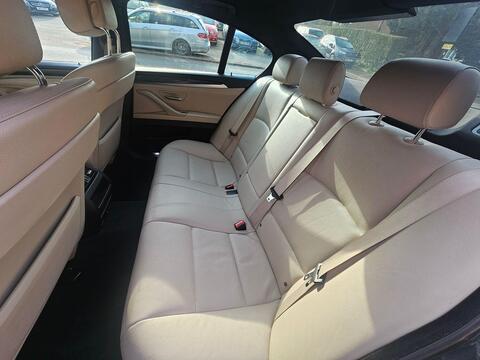 BMW 5 Series view 8