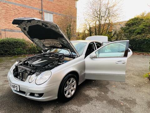 Mercedes-Benz E Class view 32