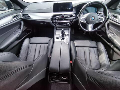 BMW 5 Series view 24