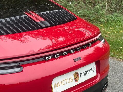Porsche 911 view 15