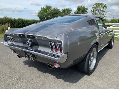 Ford Mustang view 8