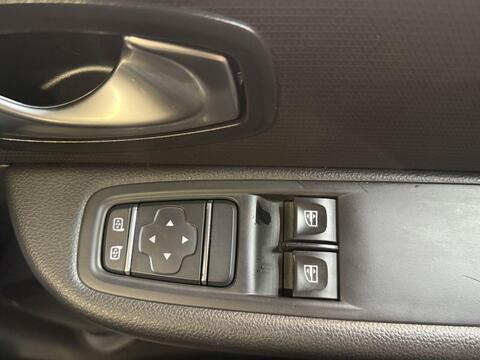 Renault Clio view 34