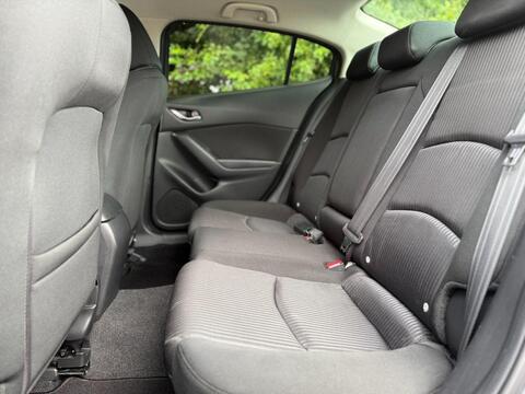 Mazda Mazda3 view 14