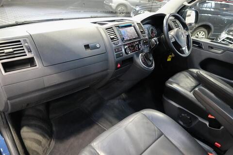 Volkswagen Caravelle view 6