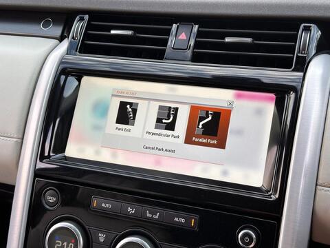 Land Rover Discovery view 24