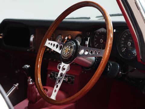 Jaguar E-Type view 9