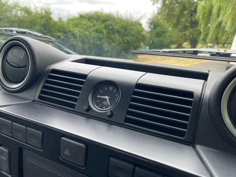 Land Rover Defender view 28