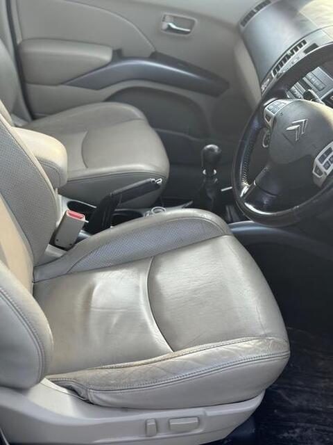 Citroen C-Crosser view 18