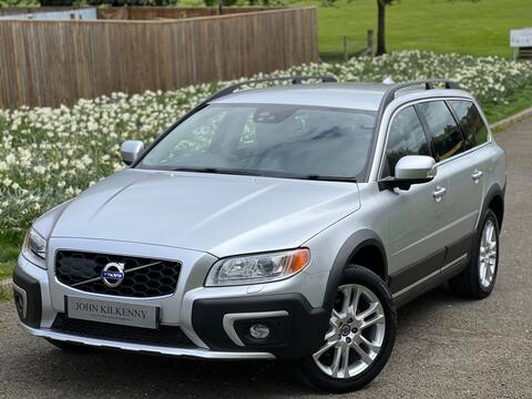 Volvo XC70 view 2