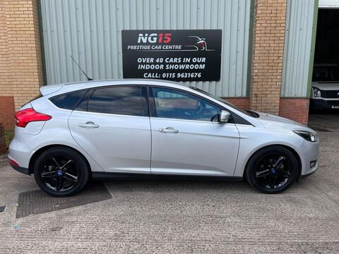 Ford Focus view 2