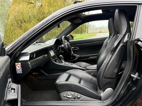 Porsche 911 view 23
