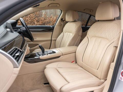 BMW 7 Series view 13