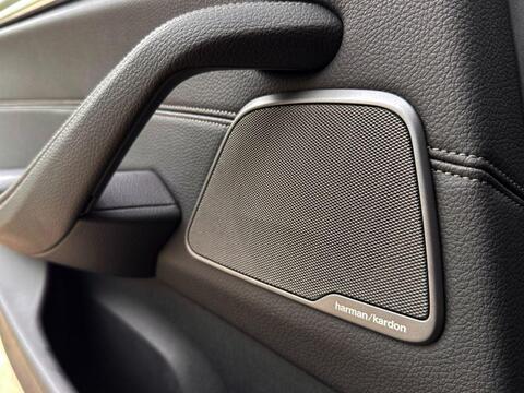 BMW 5 Series view 20