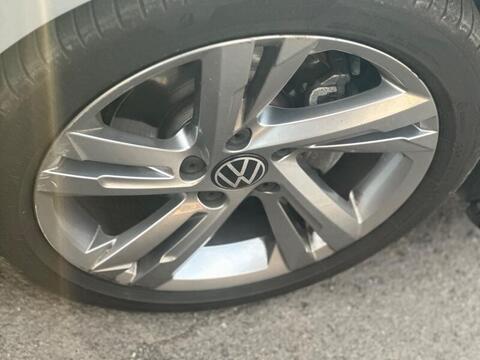 Volkswagen Golf view 14