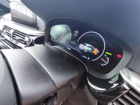 BMW 5 Series view 14
