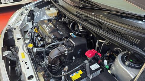 Toyota Raum view 32