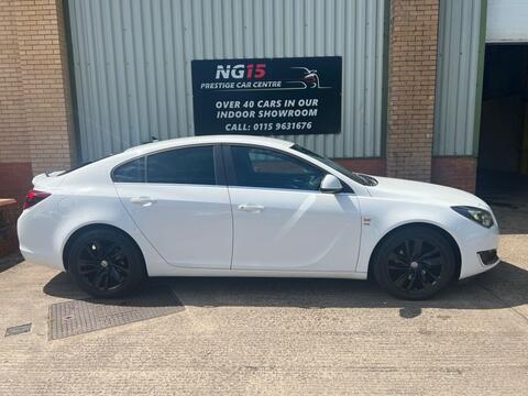 Vauxhall Insignia view 3