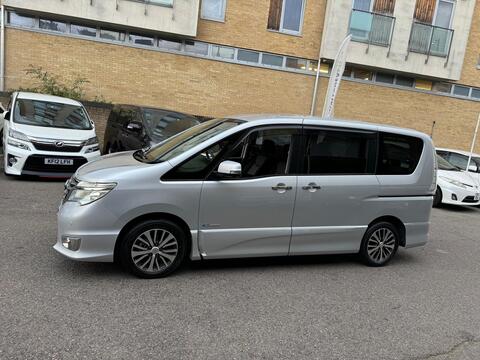 Nissan Serena view 9