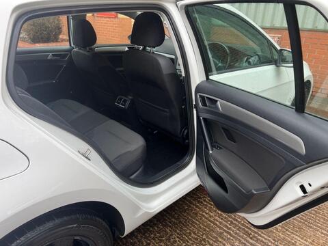 Volkswagen Golf view 11