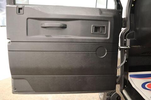 Land Rover Defender view 40