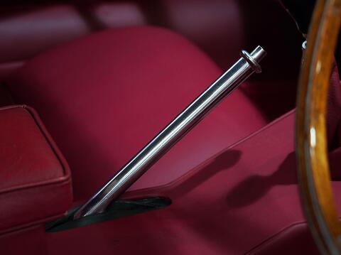 Jaguar E-Type view 18