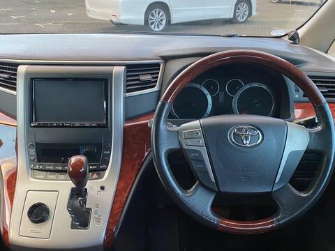 Toyota Alphard view 24