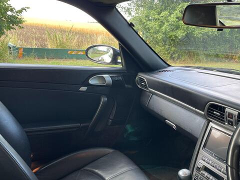 Porsche 911 view 34