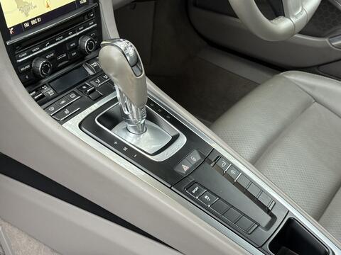 Porsche 911 view 14