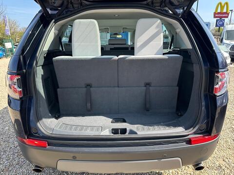 Land Rover Discovery Sport view 36