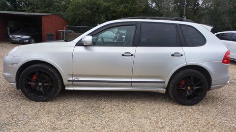 Porsche Cayenne view 6