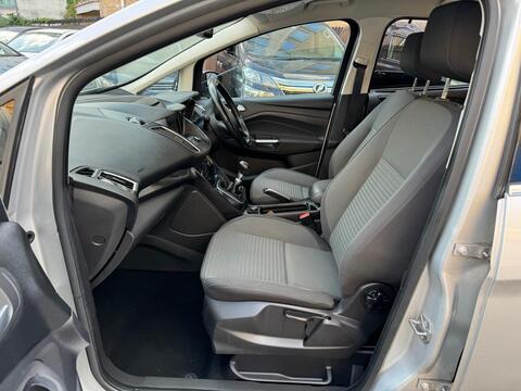 Ford C-Max view 11